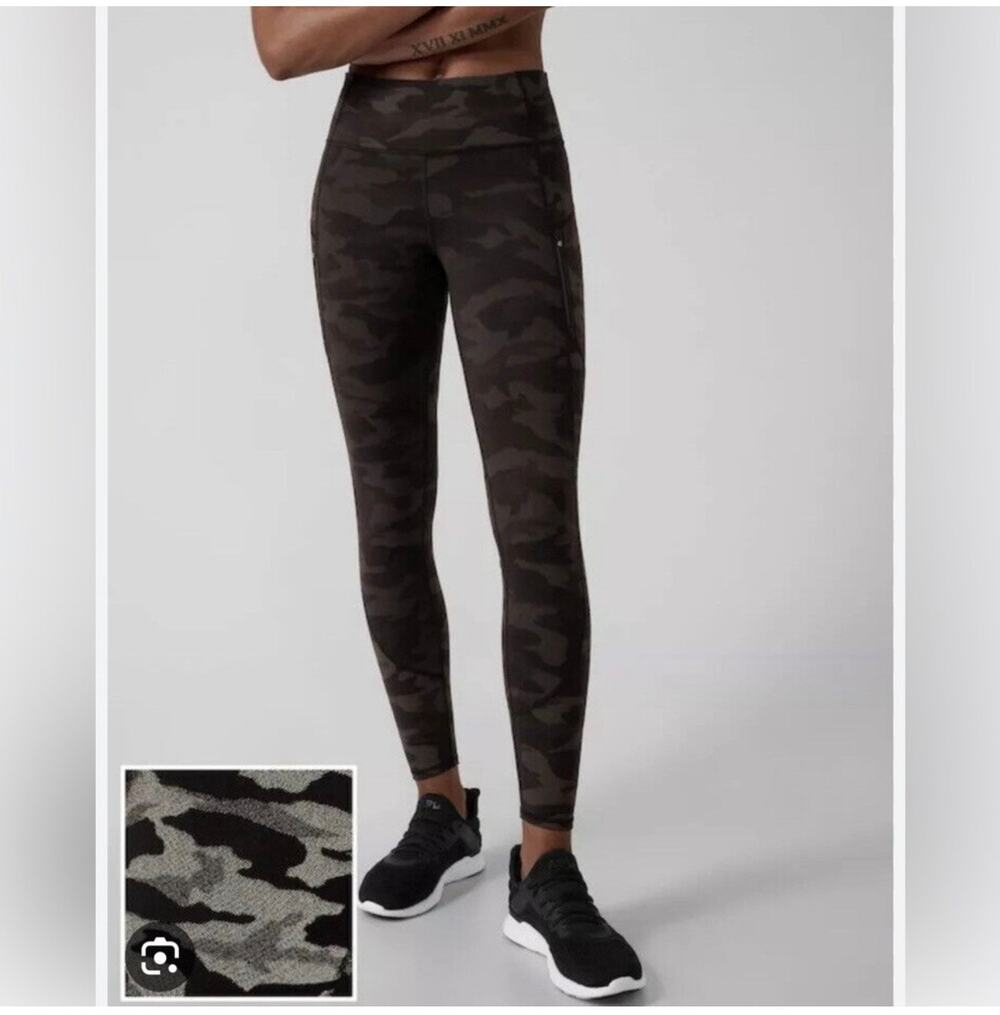 Athleta Leggings Women Small Black Gray Camo Rainier Reflective Athletic Brushed